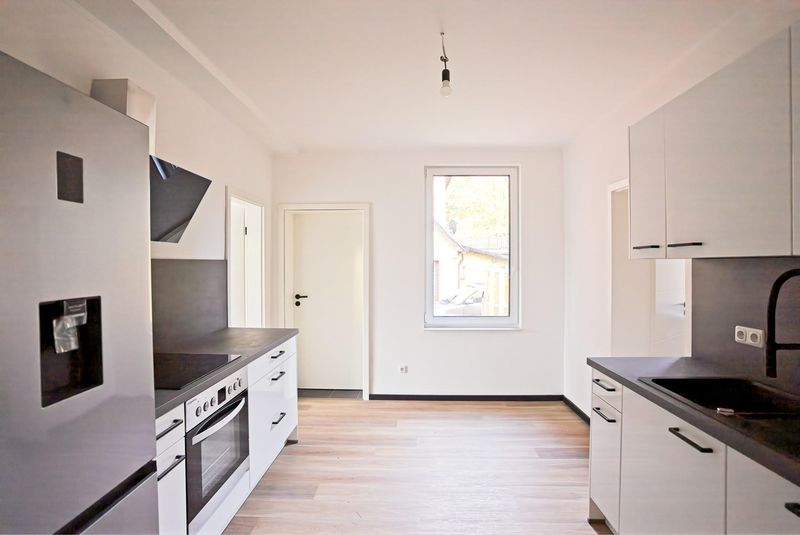 Trittau - Erstbezug nach Sanierung: Große Erdgeschoss Wohnung mit Terrasse + Garten